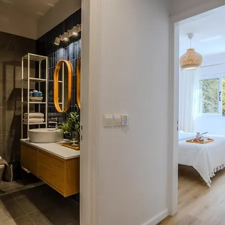 Limnaria Gardens Romantic Apartman *