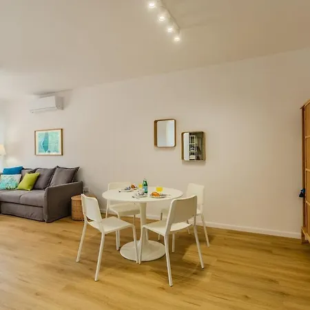 Limnaria Gardens Romantic Apartman